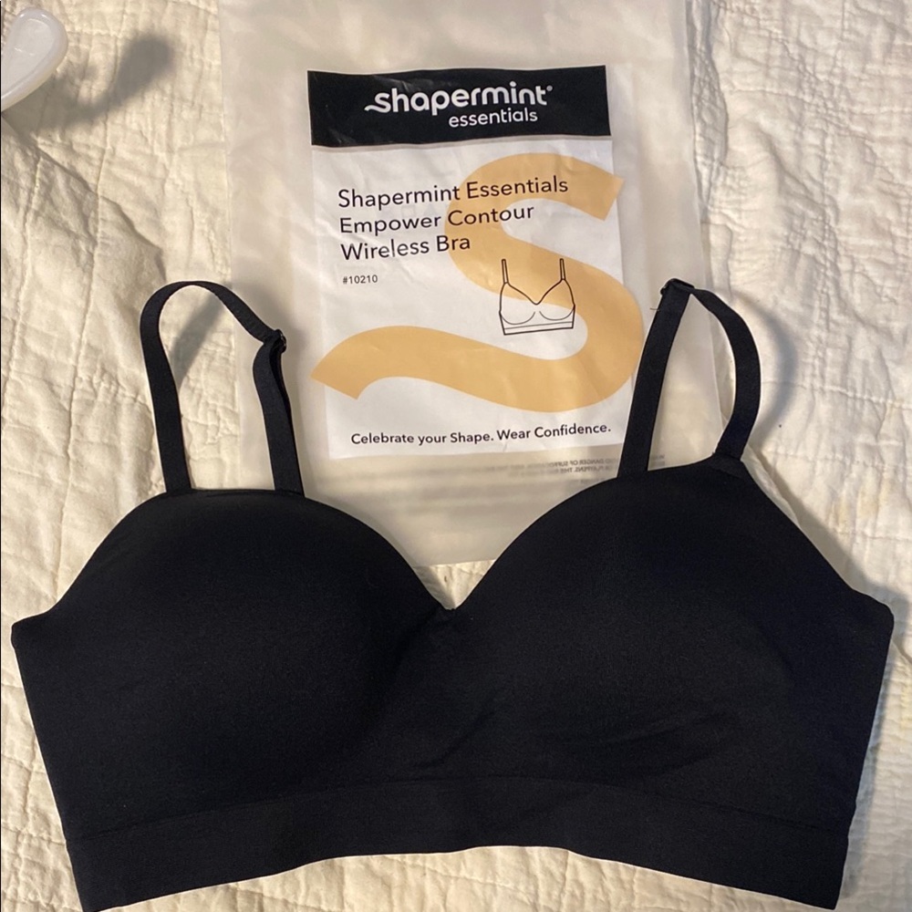 Shapermint Black Seamless Wireless Bra
Never worn new with package